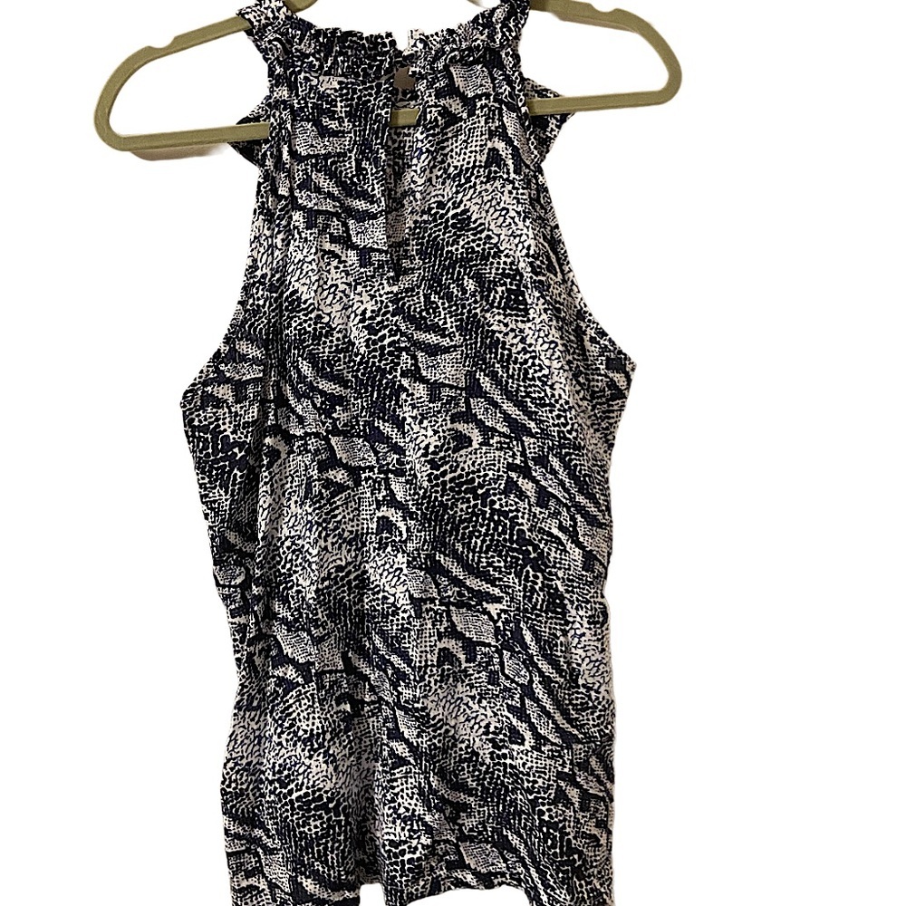 Marisa Christina Sleeveless Keyhole Closure Back Ruffle Front Linen Blouse. - Picture 3 of 6